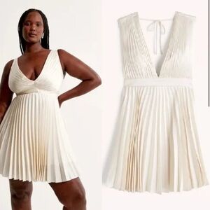 NWT Cream Pleated Dress